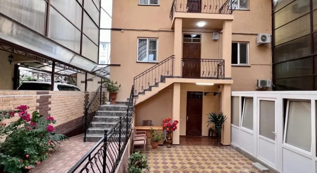 Gostevoy Dom Elanzhi Guest House