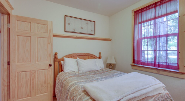 Коттедж Large Family Home w/ View, 1 Mi to Red Lodge Ski!