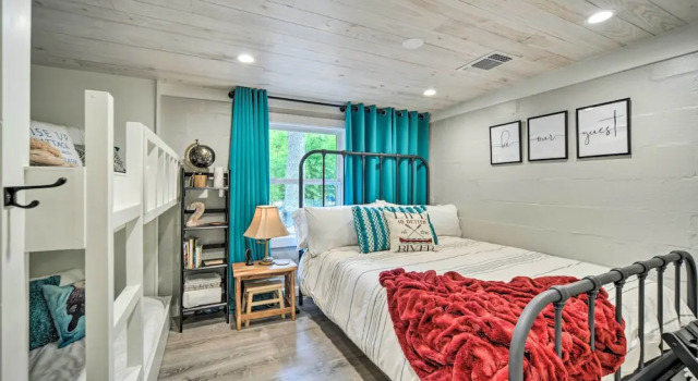 Stunning Blanco Home w/ Direct River Access!, Buchen Sie Ferienhaus Villen in Albert, Villa