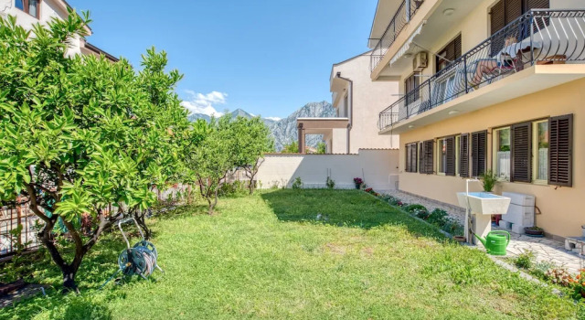 Boka Bay paradise, Book Hotel Hoteller i Kotor Riviera med parkering, Parkering