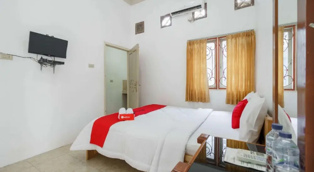 Номер Standard RedDoorz Syariah near Watervang Lubuk Linggau 2