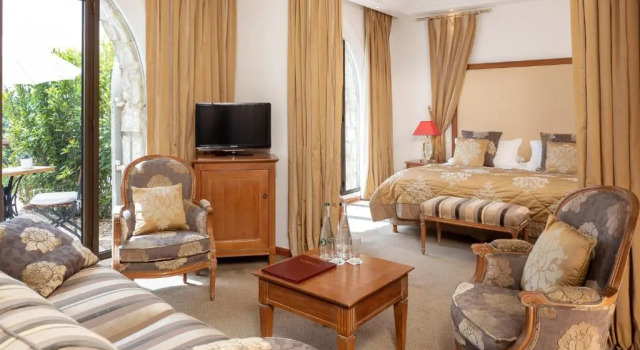 Полулюкс Hostellerie Le Baou