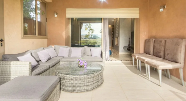 Rent for Family in Prestigia Corail, Забронировать Отель Отели Марракеш-Тенсифт-Эль-Хауз с парковкой, Парковка