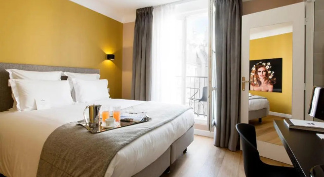 Двухместный номер Superior с балконом Hôtel Mathis Elysées