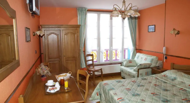 Трёхместный номер Standard с видом на море Hôtel De Calais