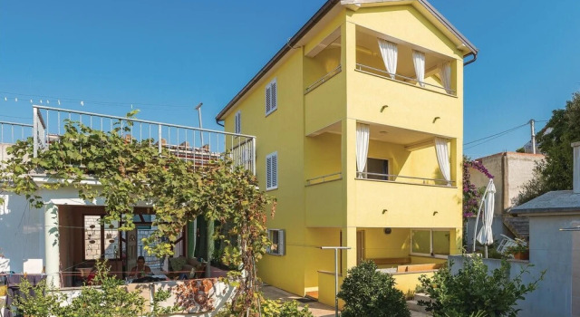 Beautiful Home in Rogoznica With Wifi and 2 Bedrooms