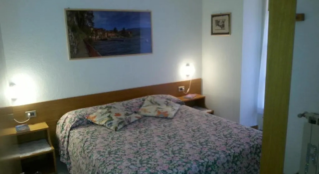 Valentina Apartment, Prenota Appartamento Hotel a Como con parcheggio, Parcheggio