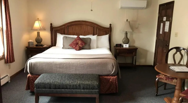 Woodfield Manor - A Sundance Vacations Property, Buchen Sie Hotel Cresco Monroe County
