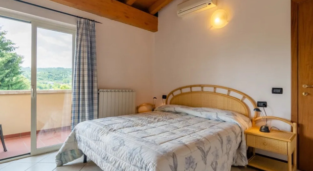 Agriturismo with Pool near Golf Course & Salò