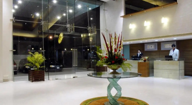 The Fern Residency, Subhash Bridge, Ahmedabad, Забронировать Отель Дубай Эмират Дубай, рядом с Dubai Health Authority - Head Quarter