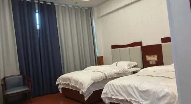 Dijing Holiday Inn, Book Hotel Hotels in Yiyang with Parking, Parking