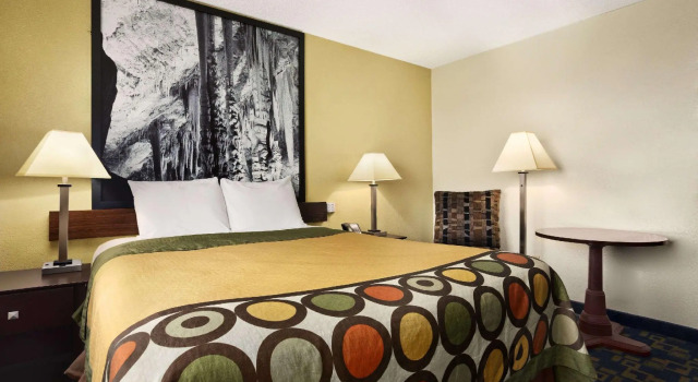 Двухместный номер Standard Super 8 by Wyndham Carlsbad