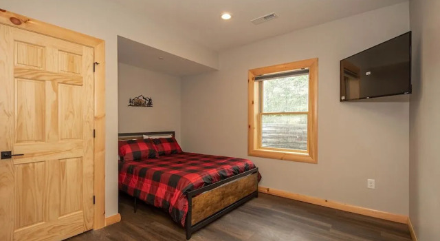 Hilltop Hideaway by Taylor Made Deep Creek