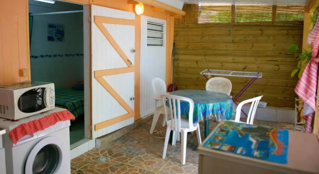 Студия с видом на бассейн Holiday Home Soleil de Gwada