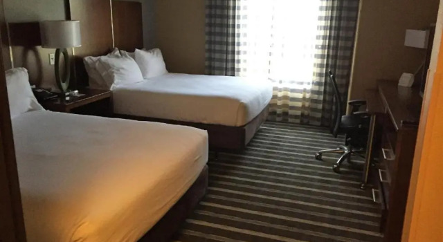 Двухместный люкс Holiday Inn Express & Suites Perry-National Fairground Area by IHG