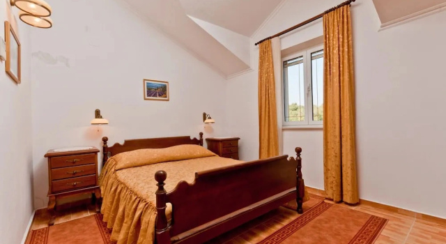 Апартаменты c 1 комнатой с балконом и с красивым видом из окна Apartments Barba Petra Dvori