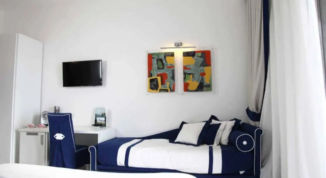 Полулюкс Hotel Bristol