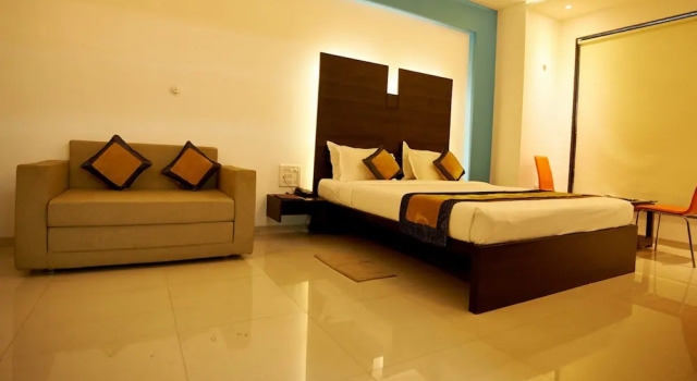 Двухместный номер Deluxe HOTEL SAI NISARG