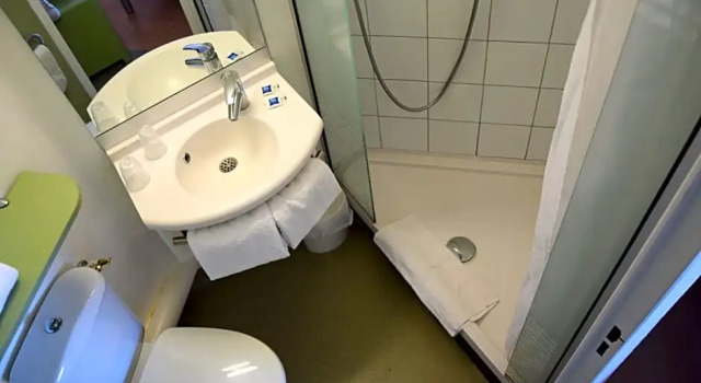 Трёхместный номер Standard с красивым видом из окна Ibis Budget Marseille Valentine