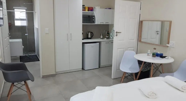 Двухместный номер Standard с видом на сад Sharons House: Modern Self-Catering rooms