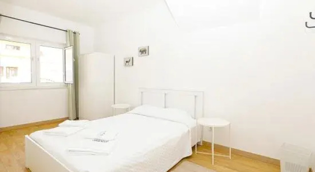 R 01 - Bedroom 1 in Casa do Moinho Guesthouse, Prenota Hotel Odiáxere Barlavento