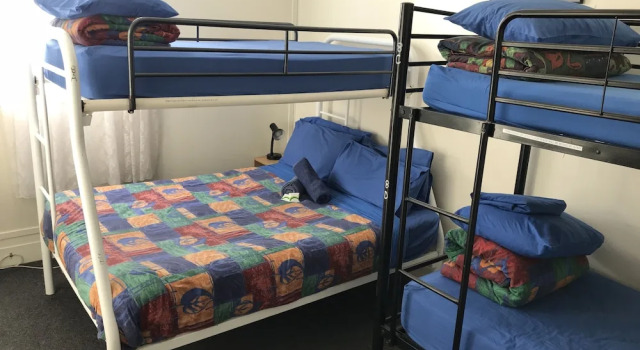 Кровать в общем номере Dolphin Retreat Bunbury