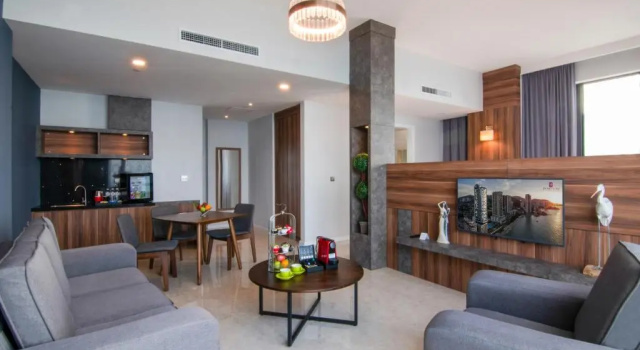 Люкс Premium Hompton Hotel by the Beach