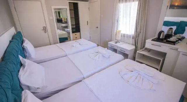 Трёхместный номер Standard с балконом Bella Garden Hotel
