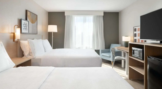 Четырёхместный номер Standard Spark by Hilton Destin