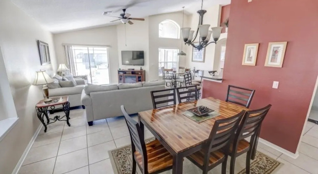 Perfect Family South Facing Pool Sun All Day! 4 Bedroom Home