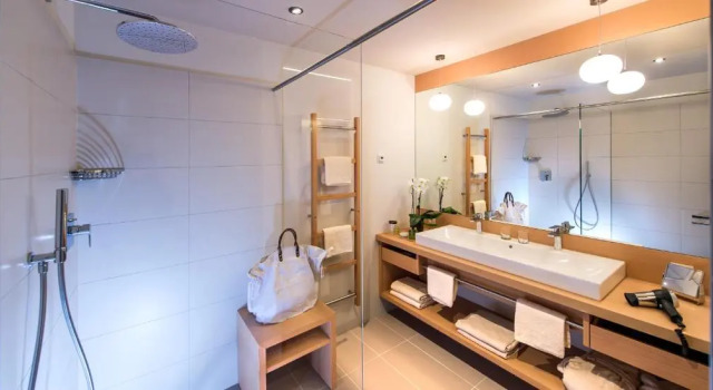Полулюкс Hotel Spitaler