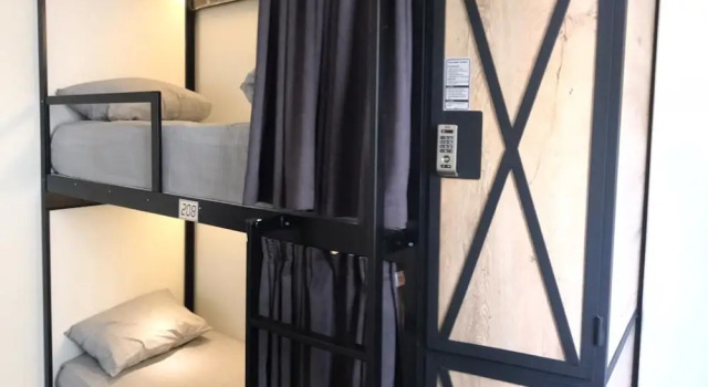 Кровать в общем номере musk hostel