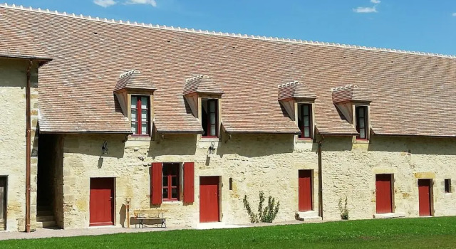 Gîte Ainay-le-Vieil, 5 pièces, 8 personnes - FR-1-586-15, Rezerwuj Hotel Ainay-le-Vieil 