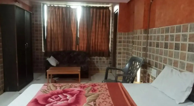 Maheman Guest House, Забронировать Гостевой дом Гандинагар штат Гуджарат, рядом с Выставочный и конференц-центр Mahatma Mandir
