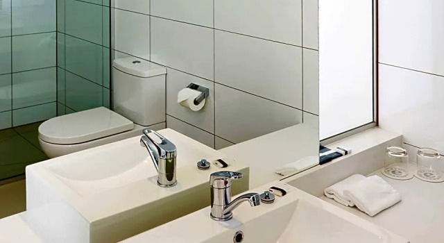 Двухместный номер Standard с видом на озеро Mercure Melbourne Caroline Springs