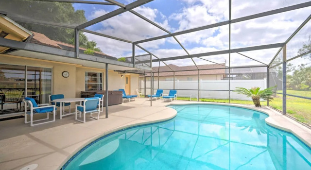 Коттедж ~ 5 Mi to Theme Parks: Kissimmee Home w/ Pool