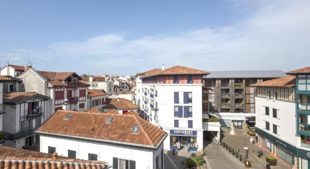 Superb 3 stars flat w balcony in the heart of Saint-Jean-de-Luz - Welkeys