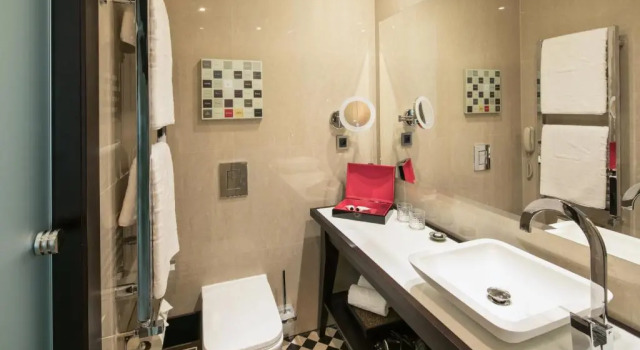 Standard Doppel Zimmer Low Floor Quentin Prague Hotel