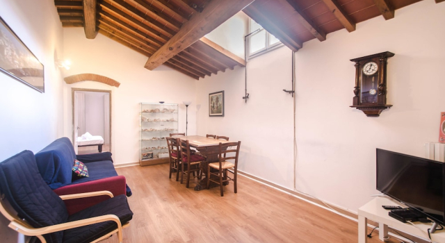 Lovely 4BD Apt 3min Walk to Ponte Vecchio