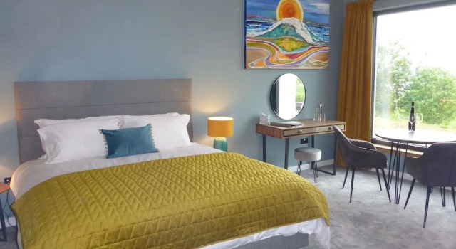 Stones Luxury B&B with hot tub and self-contained rooms, Забронировать Отель «постель и завтрак» Отели Острова Ская с бассейном, Бассейн