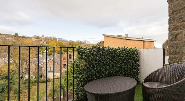 Апартаменты Royal Mile 2BR Apartment Private Balcony