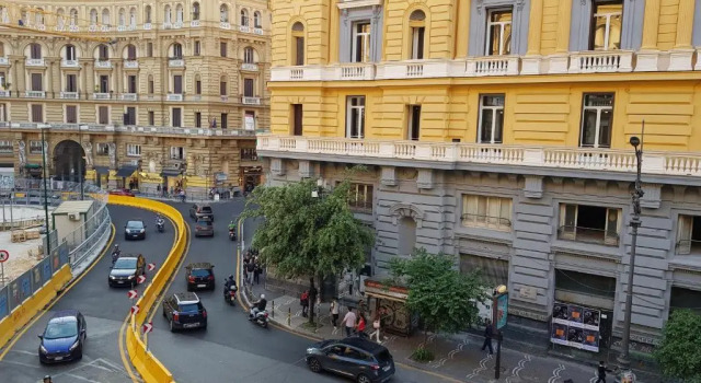 Residenza Napoli Centrale, Забронировать Отель Отели Неаполя с бассейном, рядом с Кафедральный собор Неаполя, Бассейн