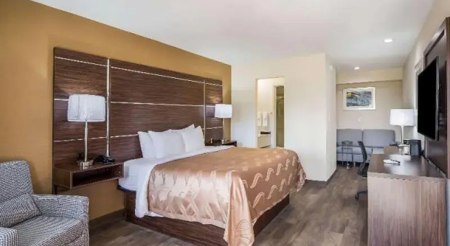 Sviitti Quality Inn & Suites Suffolk West