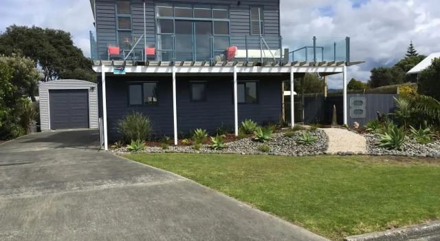 Oceans 8 - Mangawhai Heads Holiday Home