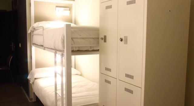 Кровать в общем номере (женский номер) Poshtel Bilbao - Premium Hostel