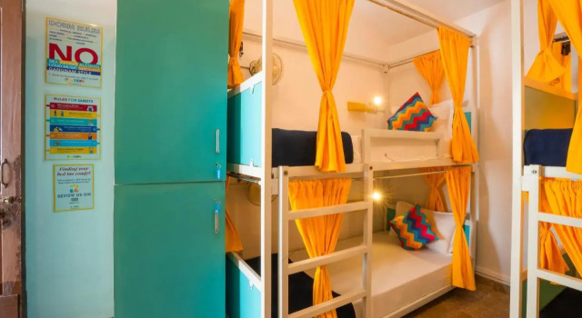 Gostops Goa, Calangute - Rooms & Dorms, Забронировать Отель Калангут Северный Гоа, рядом с Пляж Калангут
