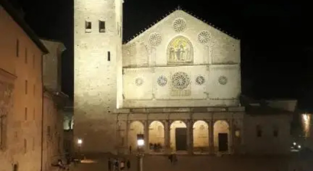 GRAZIOSO Appartamento, Varaa Huoneisto Spoleto Umbria