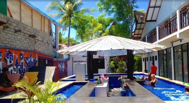 Gili Beach Bum Hostel, Забронировать Отель Отели Гилей Траванган с бассейном, рядом с Turtle Conservation Gili Trawangan, Бассейн