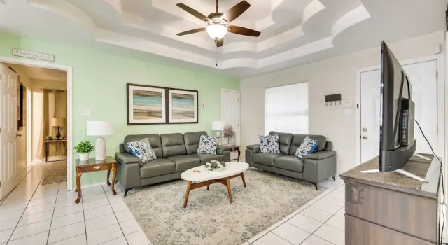 Апартаменты Pet-friendly Edinburg Apartment With Pool Access!