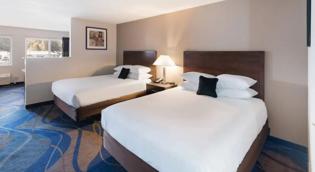 Четырёхместный люкс Quality Inn & Suites Kennewick Tri-Cities